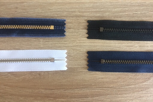生地部分は全４色を常備。最も近いものをお選びいたします。